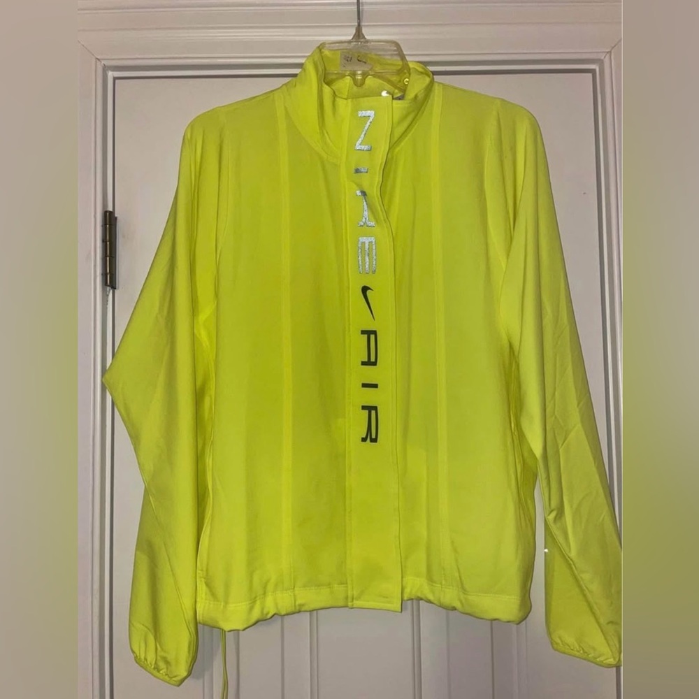 Women’s Nike Air Neon Full-Zip Windbreaker